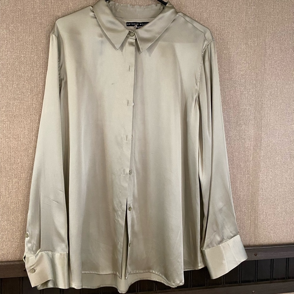 Yana SILK button down.